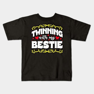 Twinning With My Bestie Retro Friendship Day Best Friend Kids T-Shirt